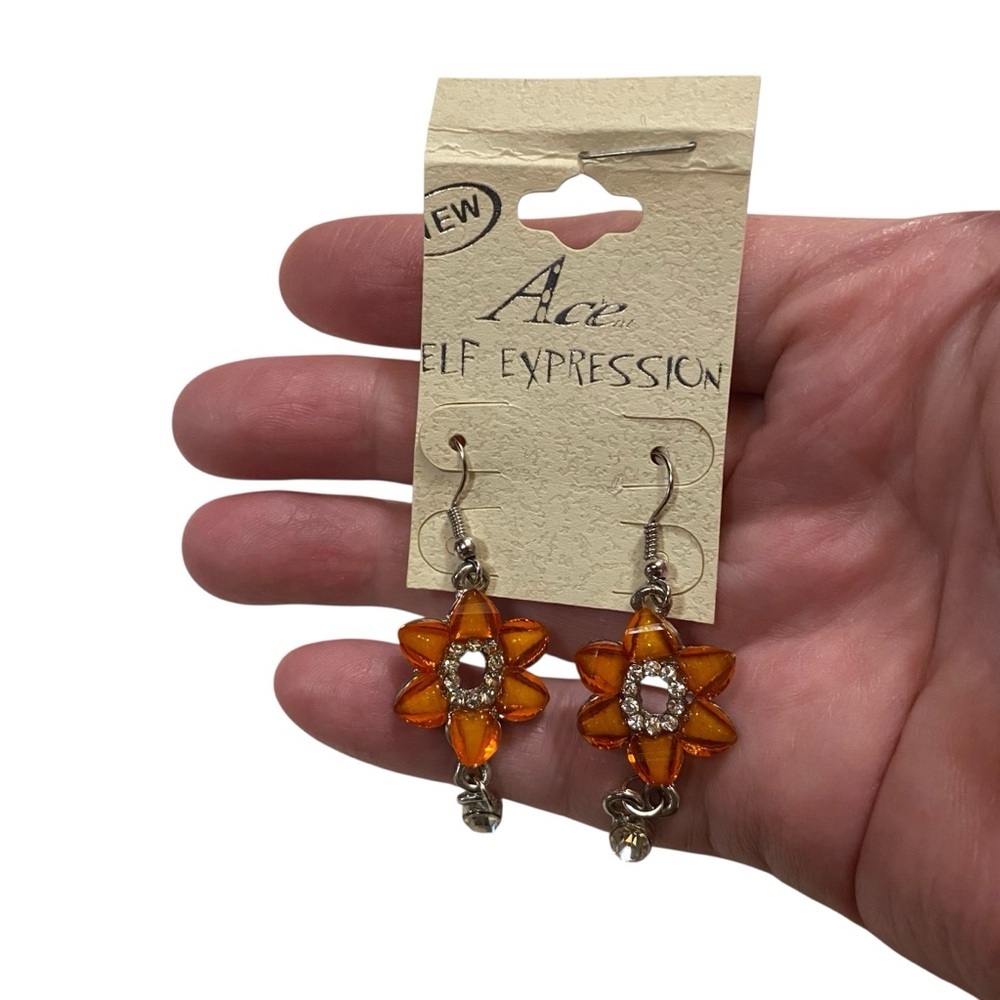 NWT Women's Orange Color Floral Pattern Dangle Earrings - Picture 6 of 6